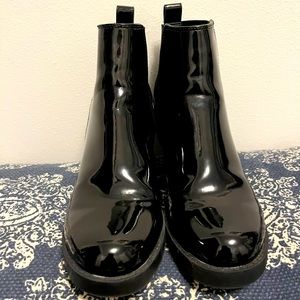 Black patent leather Chelsea boots, like new